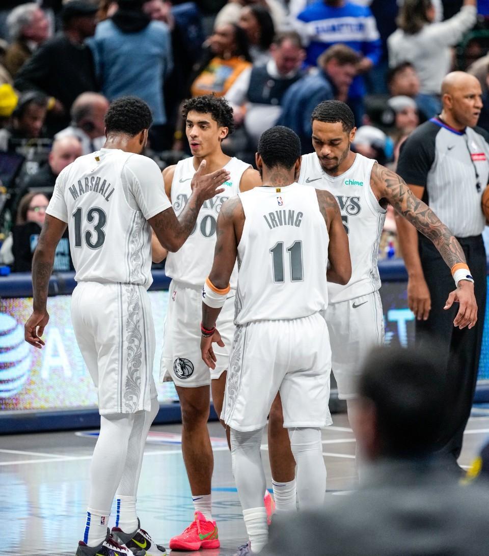 巴特勒绝杀时刻，状态爆棚点燃赛场，独行侠迎来胜利！