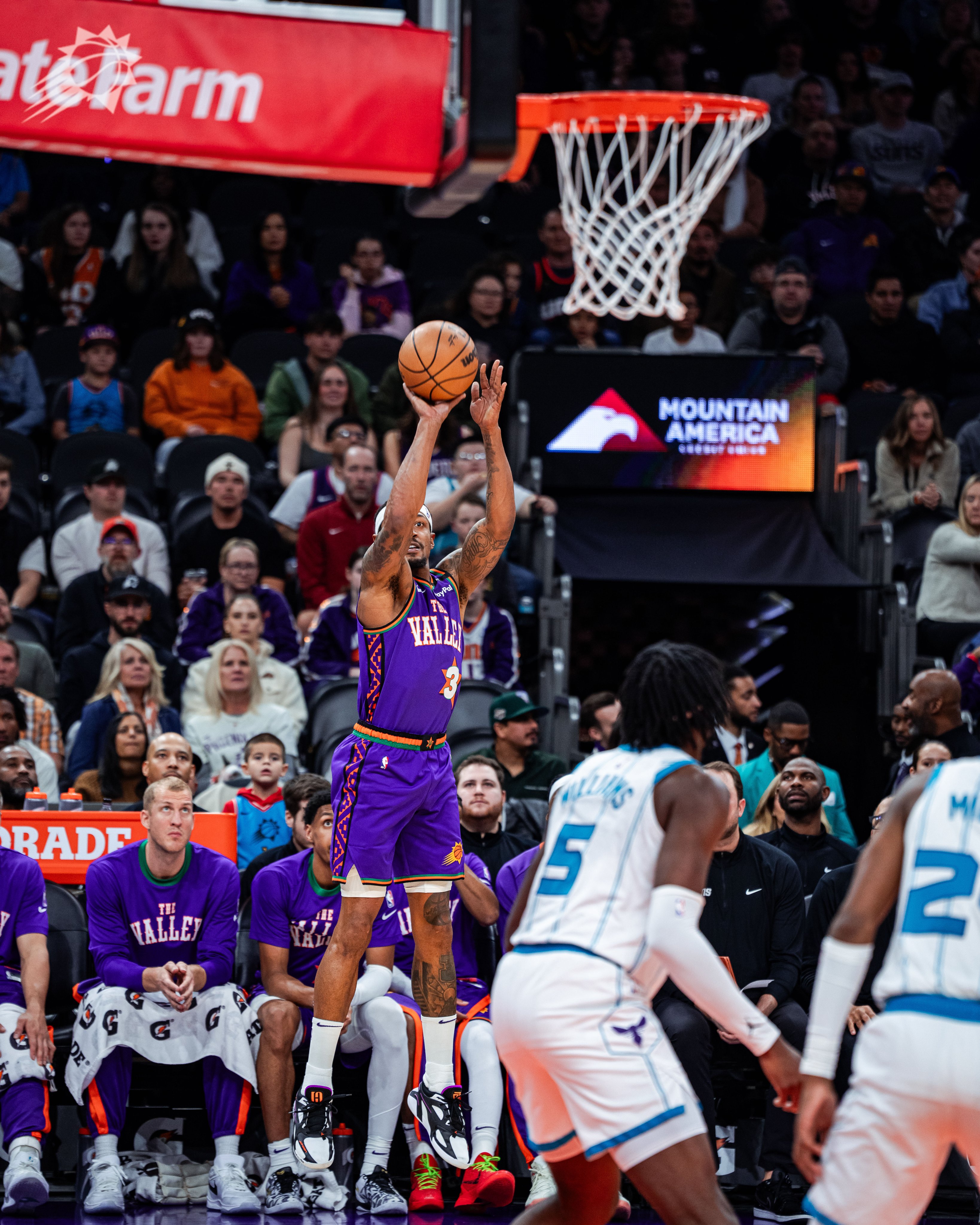 约基奇险胜米切尔，黄蜂关键表现点燃全场！的简单介绍