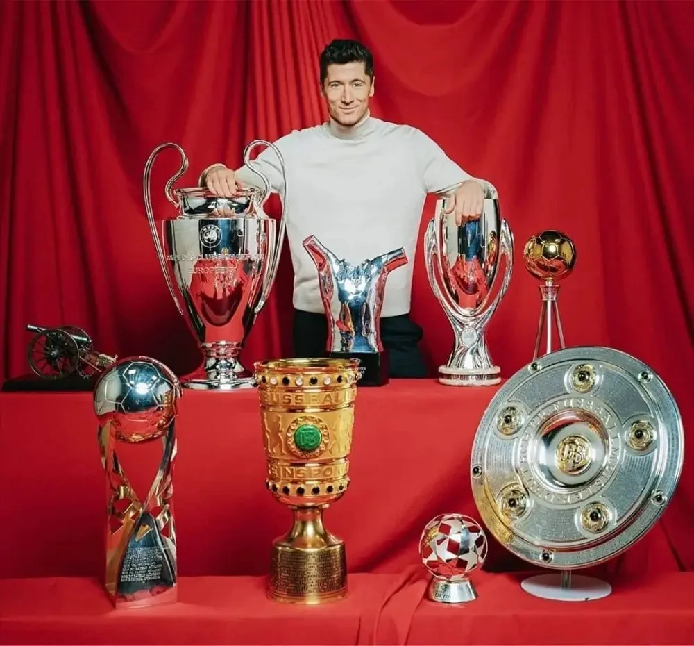 莱万多夫斯基回归赛场，大胜首场状态亮眼，TL观众沸腾！