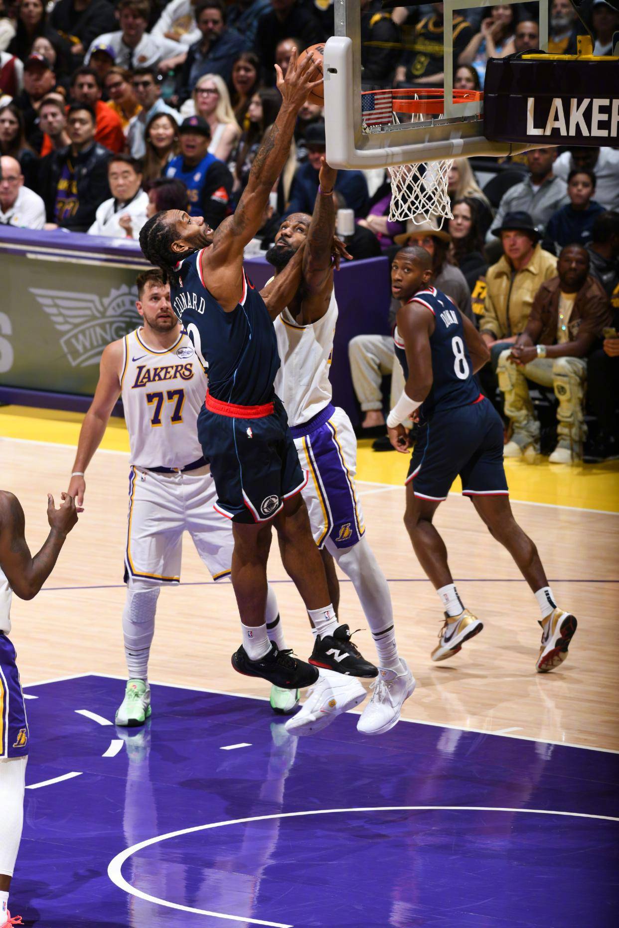 东契奇在MAD比赛中突破纪录，突破纪录引发热议！