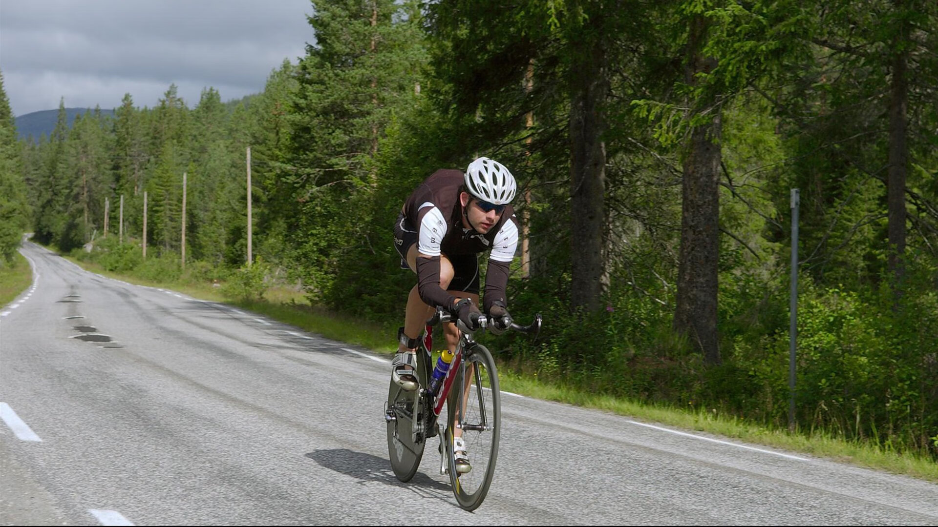 美国队不断突破！莱万多夫斯基连续二十场比赛得分，上演锐不可当的精彩一战